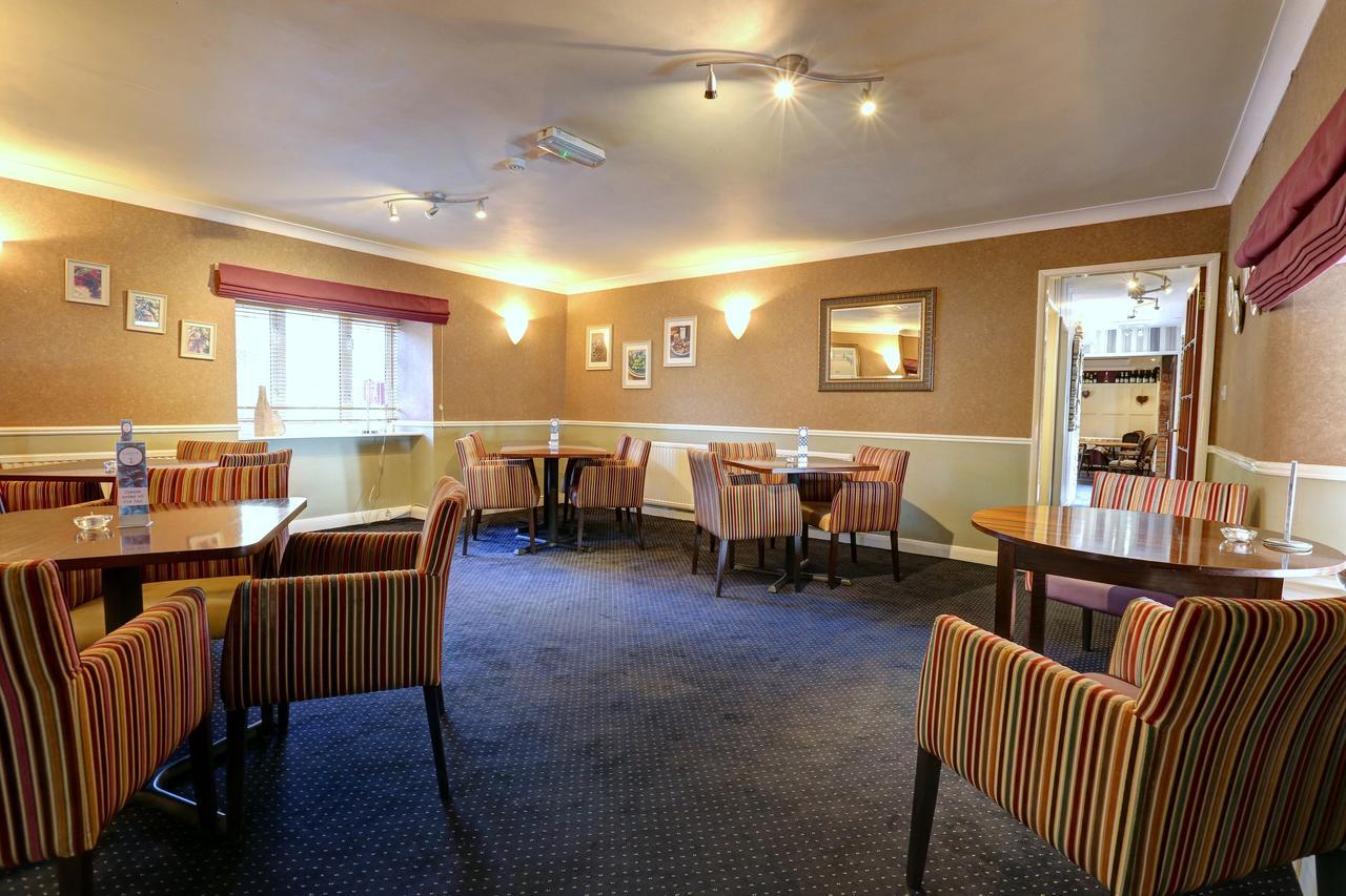 Manor Court Hotel Carnaby Buitenkant foto