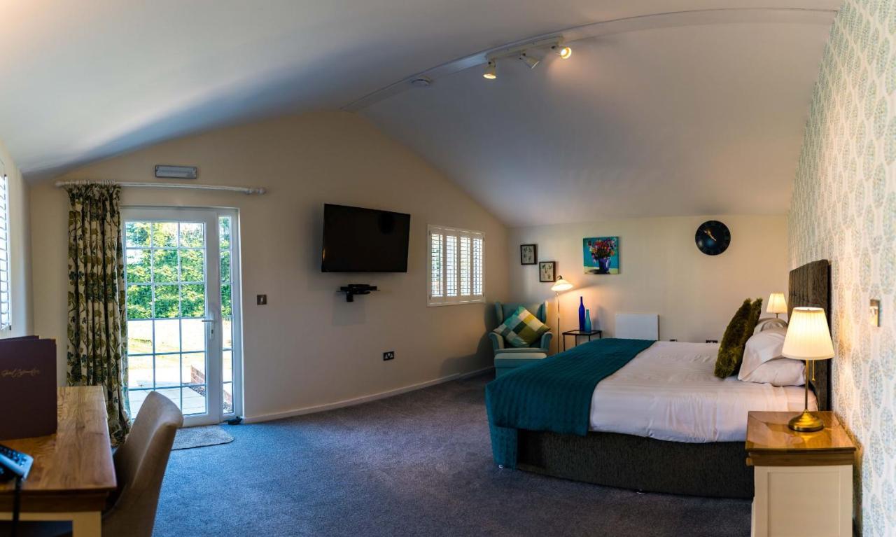 Manor Court Hotel Carnaby Buitenkant foto