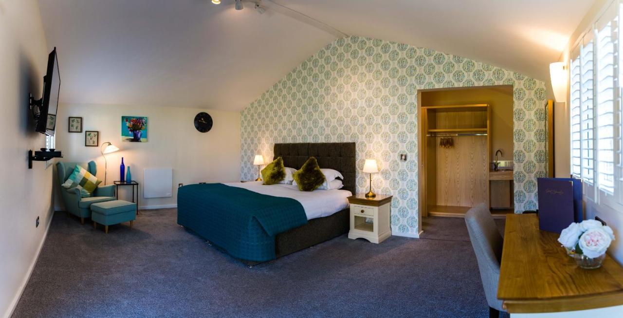 Manor Court Hotel Carnaby Buitenkant foto