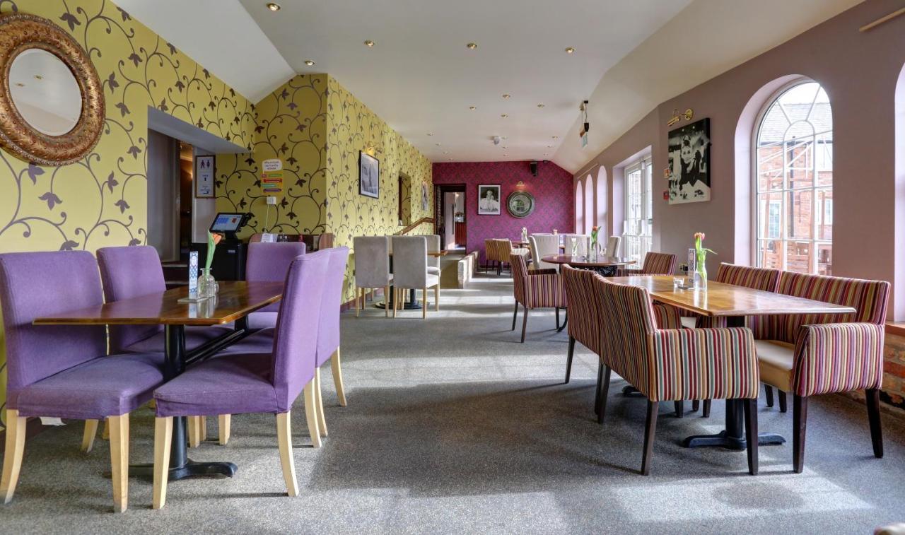 Manor Court Hotel Carnaby Buitenkant foto